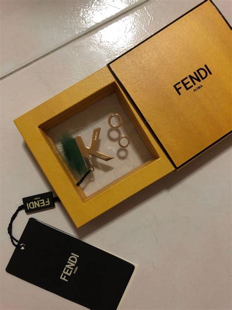 ciondolo Medaglia Lettera J metallo/visone FENDI made in italy 